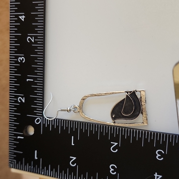 Blackbird swinging  Cage Earrings,cute,asymetrical,unique earrin - Picture 3 of 3